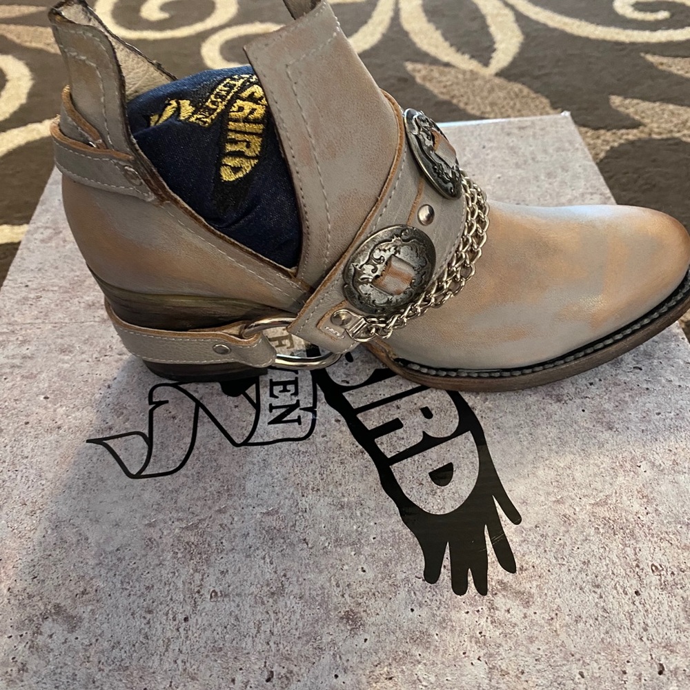 Freebird Mystic booties!